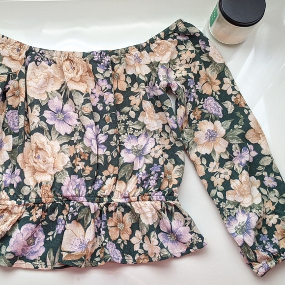 AE Printed Long Sleeve Off-The-Shoulder Blouse - Picture 3 of 10